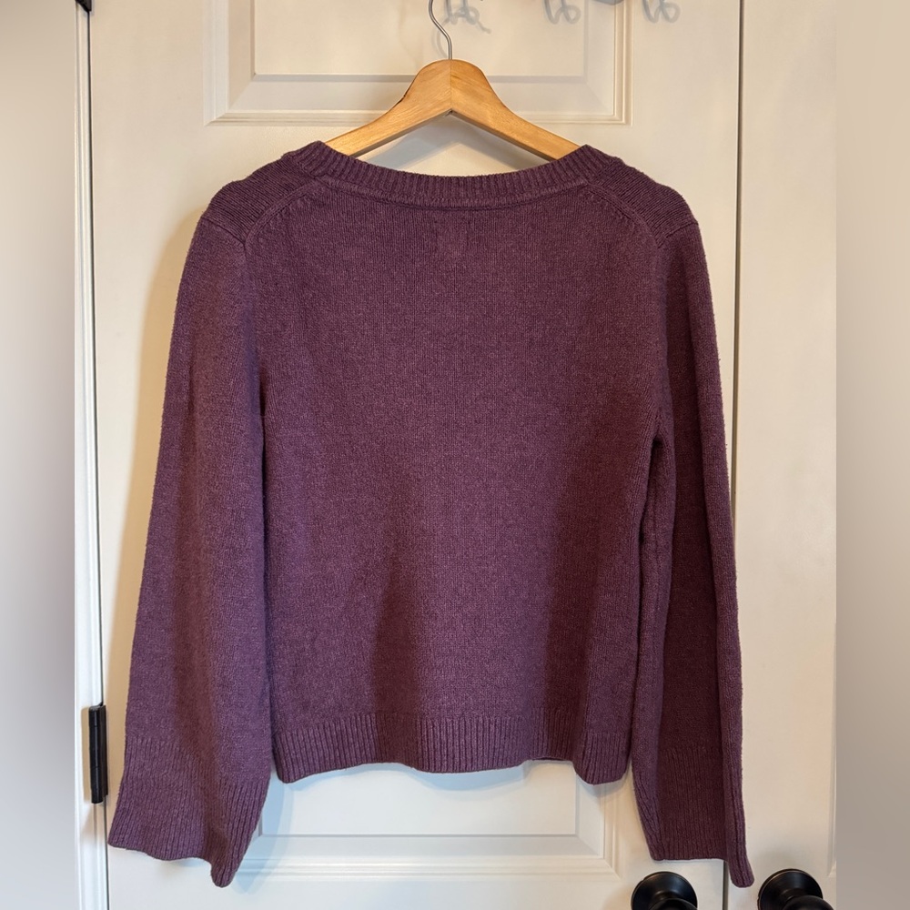 GAP Plum V-Neck Button Pocket Cardigan Cozy Sweater Womens Size M - Picture 2 of 2